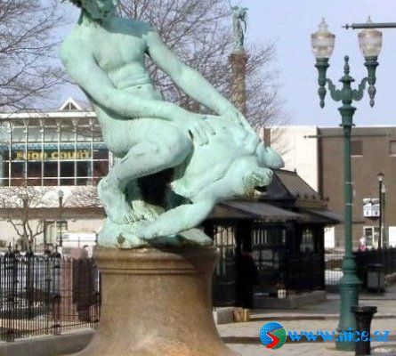 Qəribə heykəllər Qəribə heykəllər