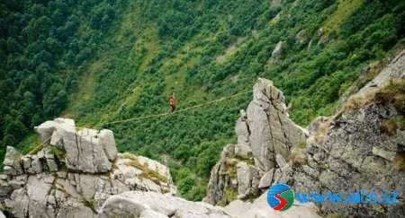 Möhtəşəm bir Slackline [ExCLuSiVe - 13 Foto]