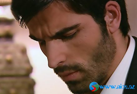 Mehmet  Akif  Alakurt  [10 Foto]